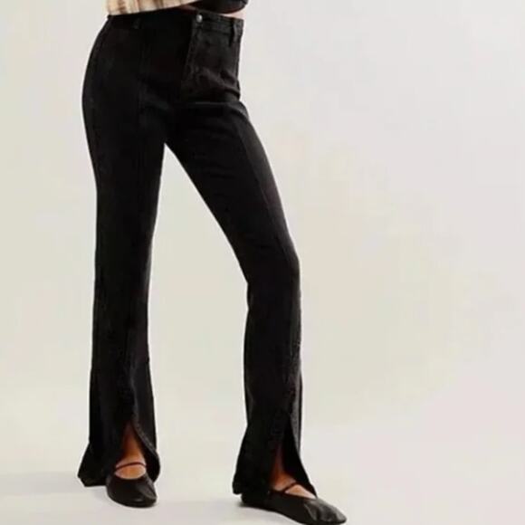 Free People We The Free Curvy Mona Flare Jeans High Rise Black Size 33 NWT - Picture 4 of 6